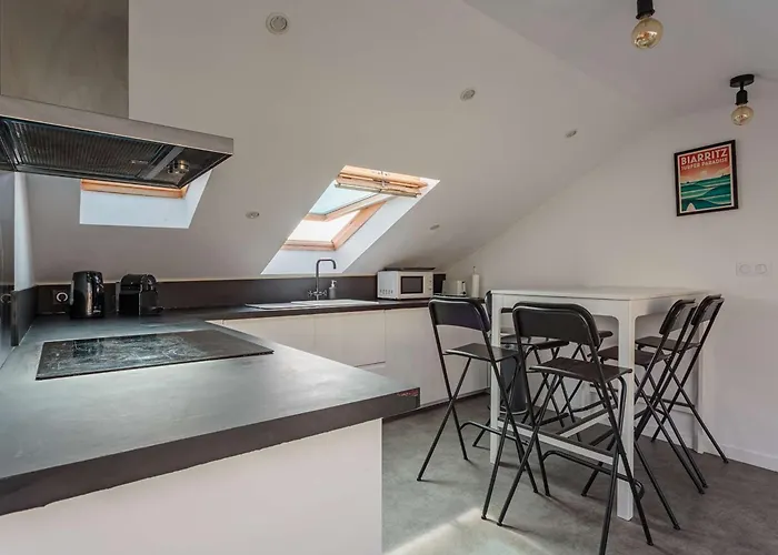 Appartement Rénové Quartier Des Halles - Fr-1-3-604